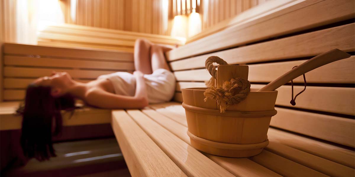 Zoom sur l'aromath&eacute;rapie, une activit&eacute; bien-&ecirc;tre qui utilise les bienfaits des huiles essentielles pour prendre soin de votre corps.
