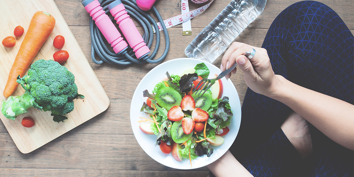 Sport et alimentation : comment bien accompagner sa reprise du sport Quel que soit votre objectif, l'alimentation joue un rôle très important lorsque l'on entame une démarche sportive.